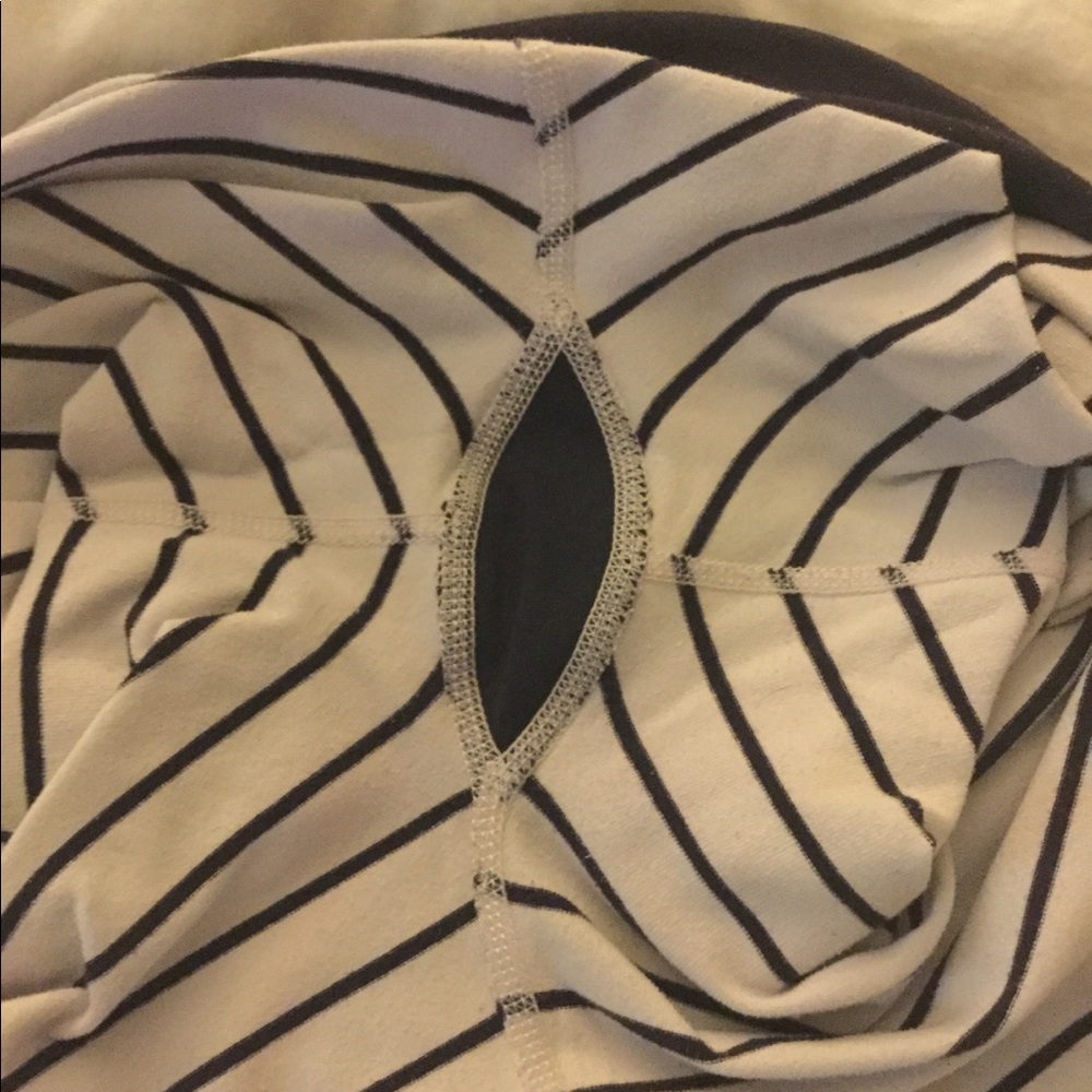 Lululemon Quiet Stripes Wunder Under Size 4 - Picture 7 of 7
